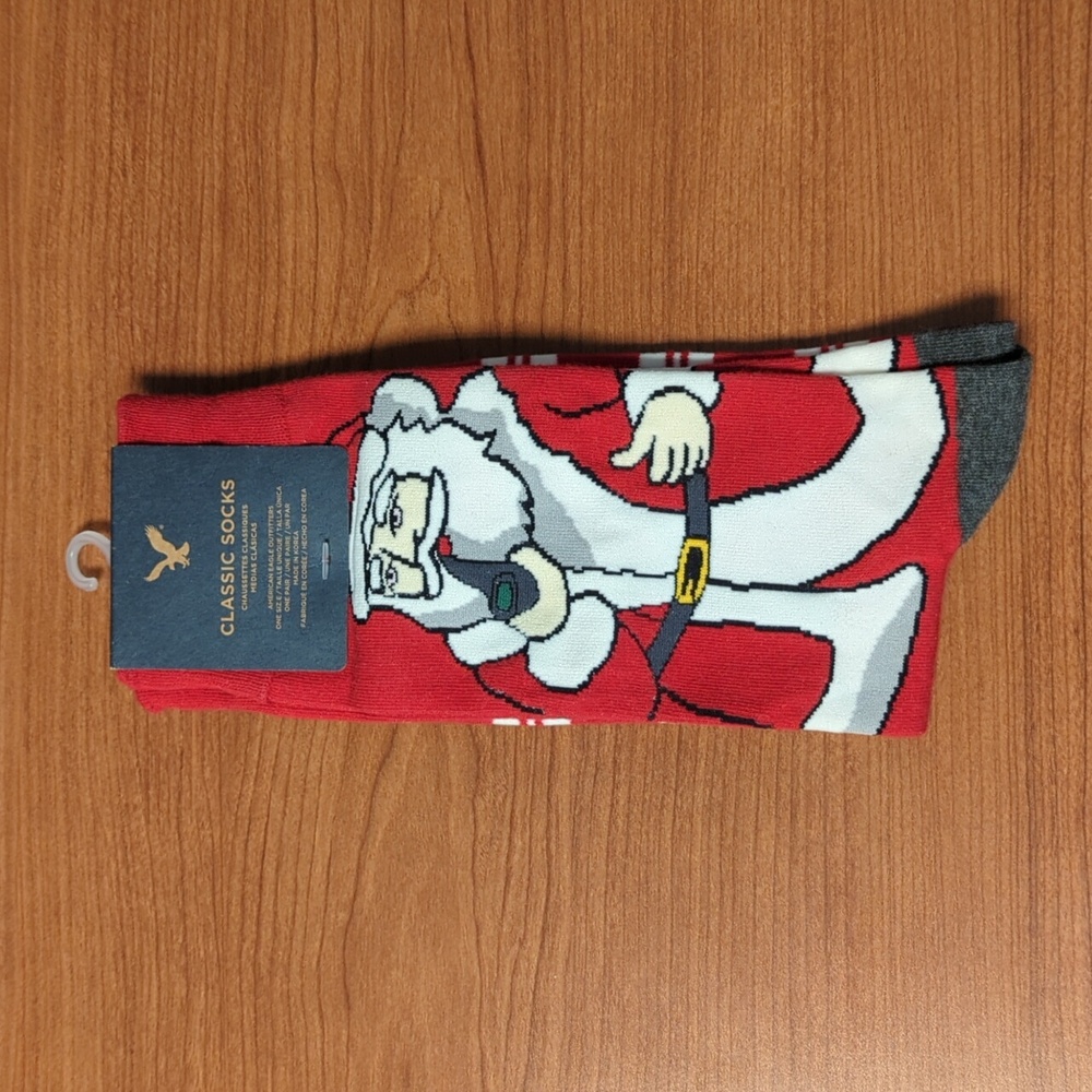 American Eagle Outfitters Red Classic Santa Smoking Pipe Christmas Crew Socks